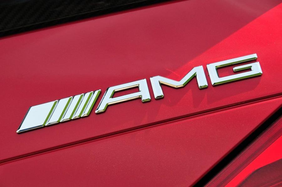  Mercedes-Benz SL63 AMG 2013 года  (фото 30 из 84)